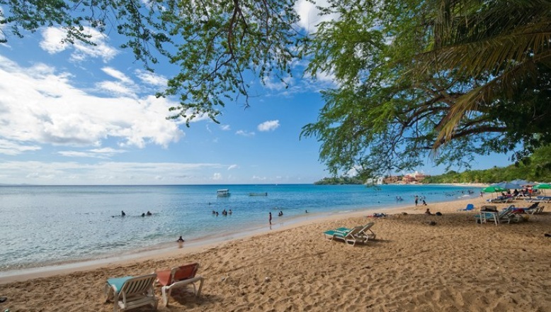 Environment demolishes fishermen shacks on Puerto Plata beach