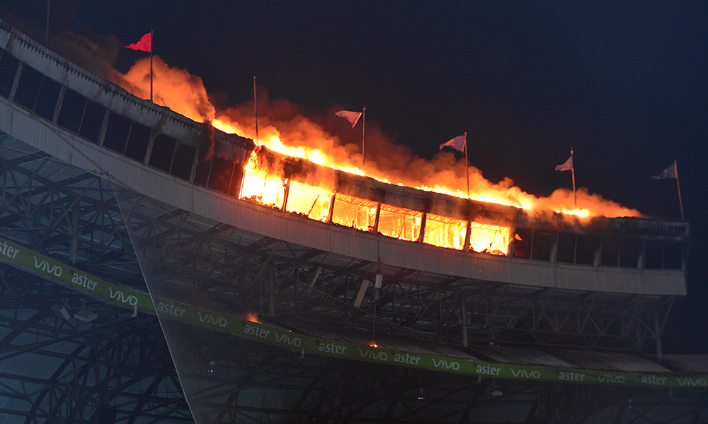 Fire destroys Quisqueya Stadium press stand