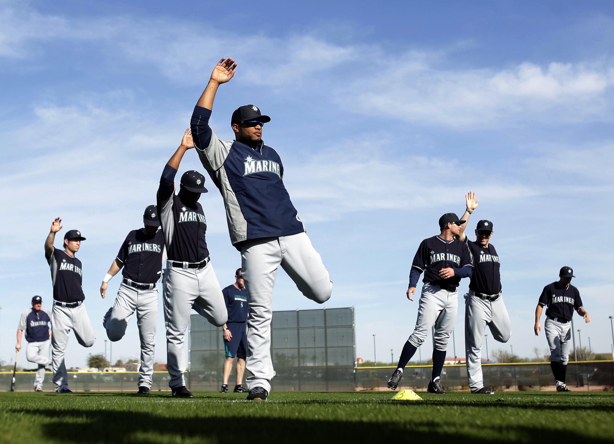 L-R) Munenori Kawasaki, Ichiro Suzuki (Mariners), FEBRUARY 18, 2012 - MLB :  Seattle Mariners spring training camp at Peoria Sports Complex in Peoria,  Arizona, United States. (Photo by AFLO Stock Photo - Alamy