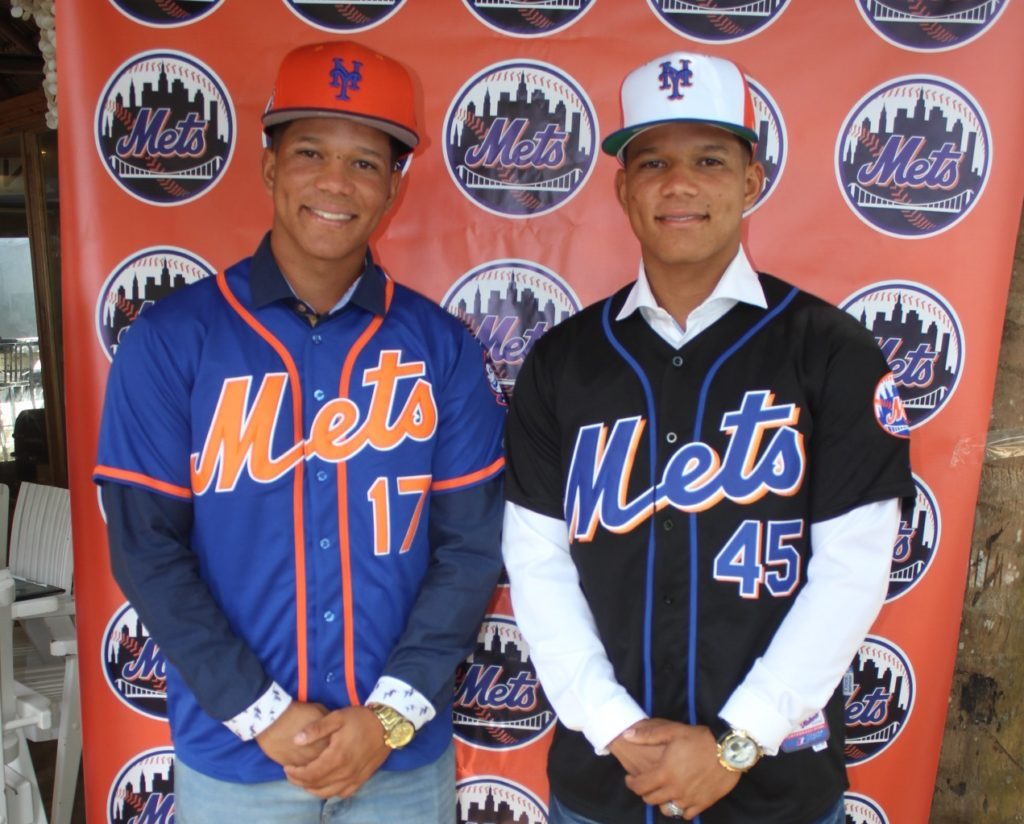 The New York Mets sign Dominican twins