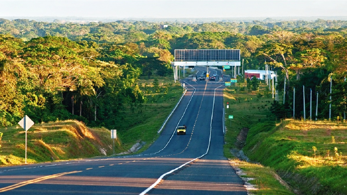 Driving Downtown - Los Montones 2019 - Sajoma - Dominican Republic 