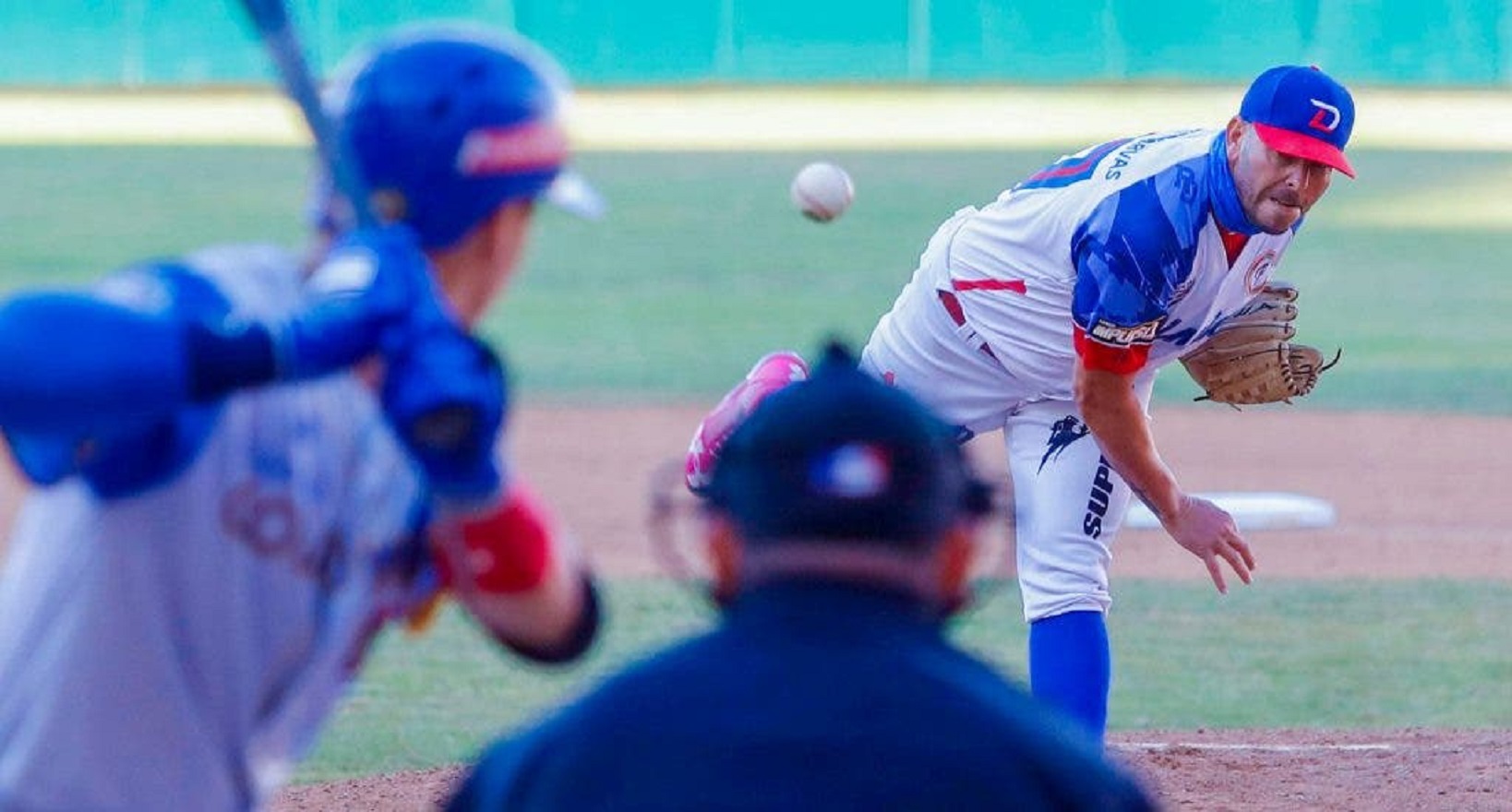 Dominicans steamroll Caribbean Baseball Series