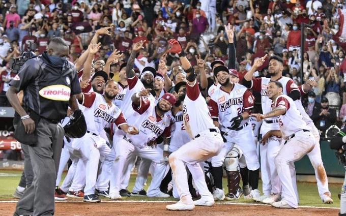 Gigantes del Cibao vencen a las Estrellas Orientales y empatan en la  tercera posición