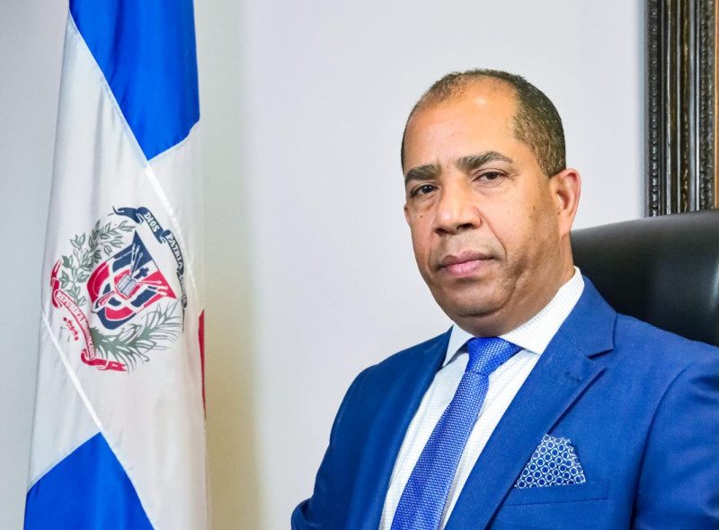 Foreign Ministry suspends César Méndez, the Dominican consul in ...
