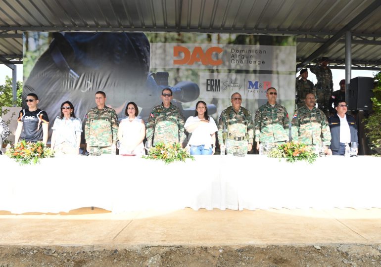 Minister of Defense attends ‘Dominican Airgun Challenge’ event