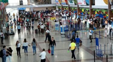 Dominican airline breaks passenger transit record