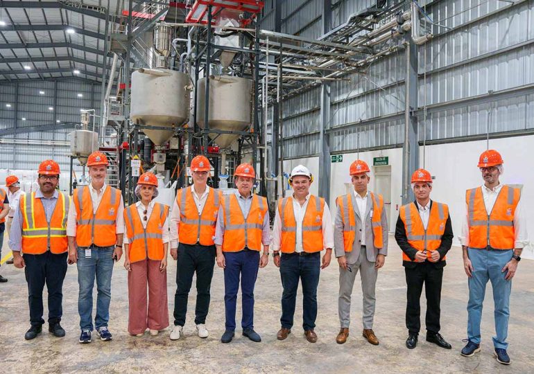 The World Economic Forum and MICM visit the Renacer Plant in San Pedro de Macorís