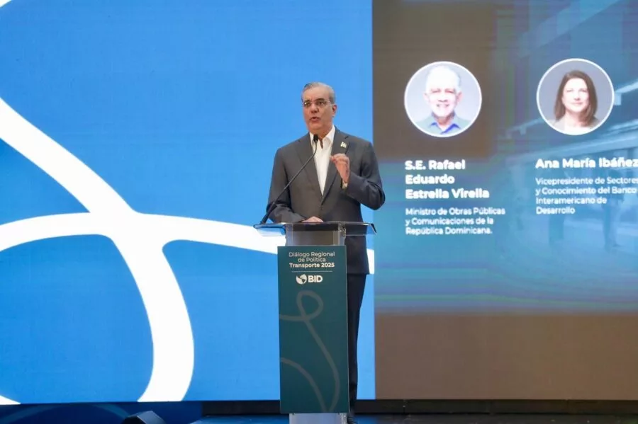 Abinader opens International Transport Policy Dialogue 2025 in Santo Domingo