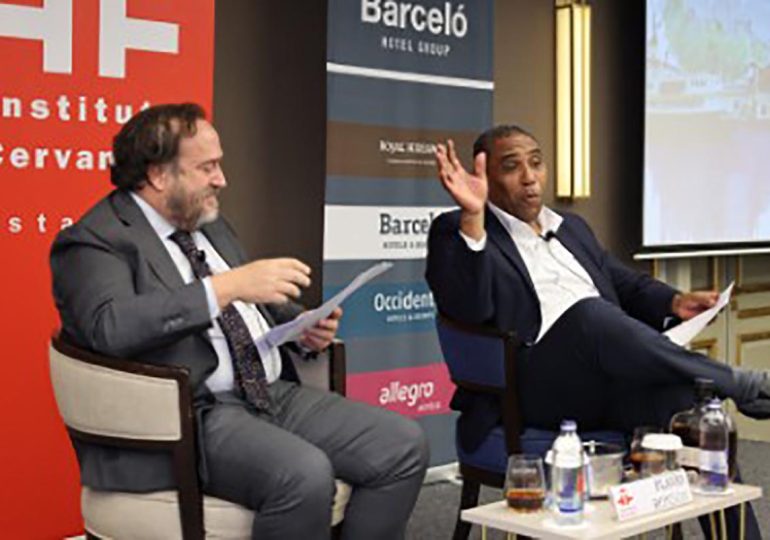 Ambassador Flavio Amaury Rondón represents Dominican Republic at III Ibero-American Writers Meeting