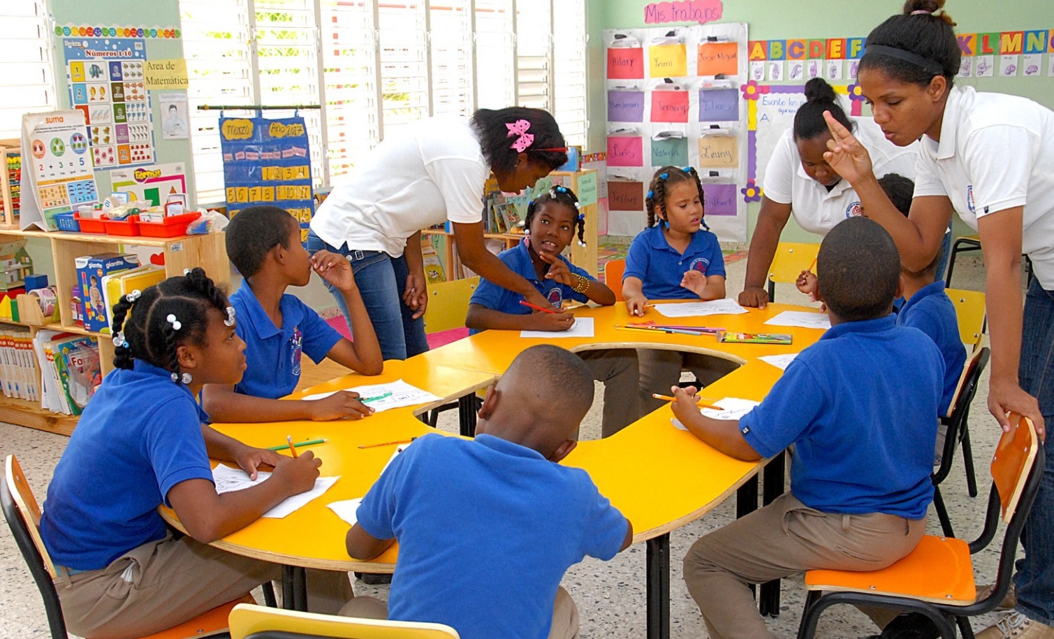 Dominican government launches “Christmas in the Classrooms 24/7” 
