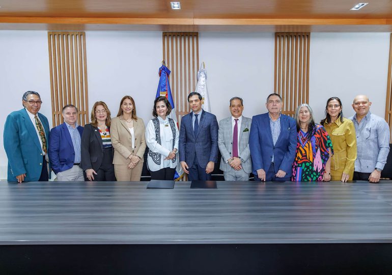 Culture Ministry and Eduardo León Jimenes Foundation renew commitment to national literature