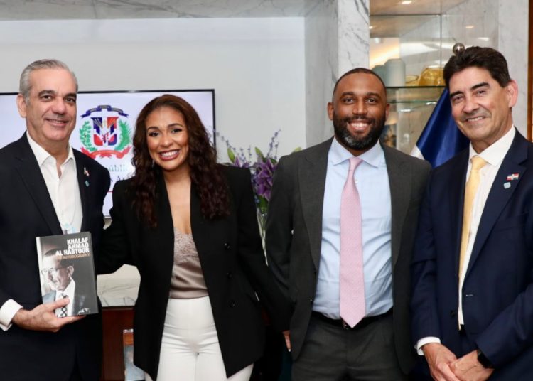 President Abinader meets with Dominican community in the United Arab Emirates