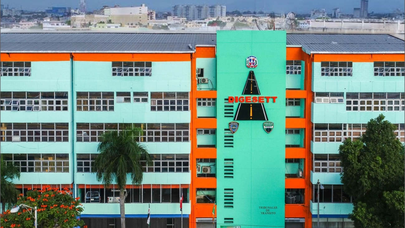 DIGESETT sanctions driver for reckless driving on Autovía del Este