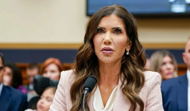 US Envoy Kristi Noem meets Abinader in Punta Cana on regional security