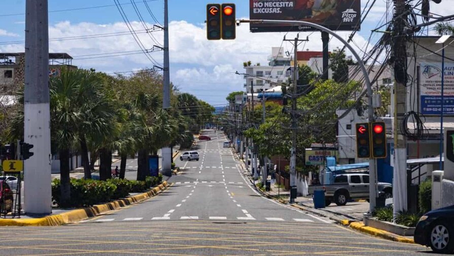 The city slows down: neighborhoods in Greater Santo Domingo experience a quiet Holy Saturday