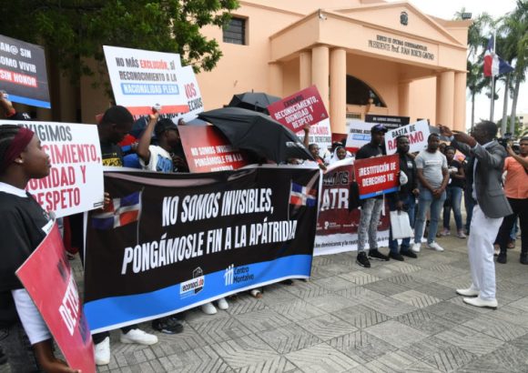 «If I’m not Dominican, neither is Abinader»: Haitians protest for their rights