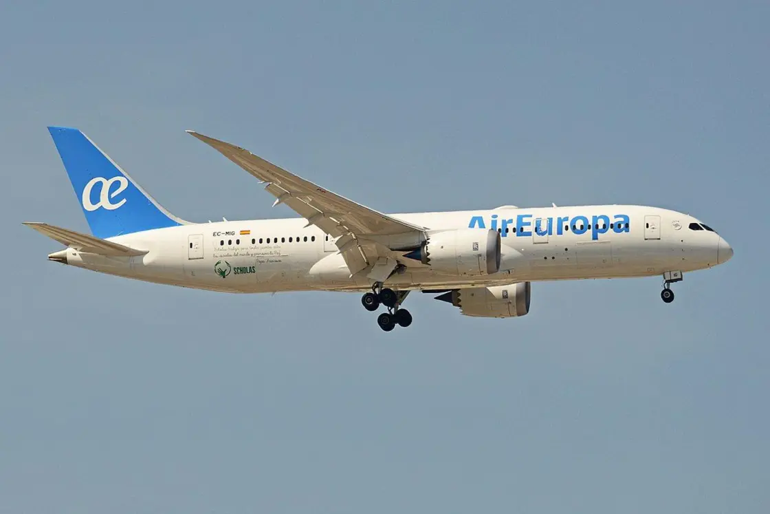 Air Europa honors top Dominican travel agencies for 2025 sales