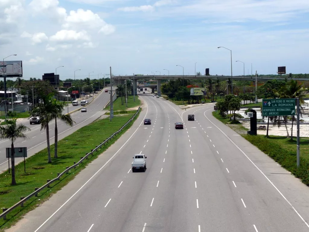 Government declares land of public utility for Las Américas Highway expansion