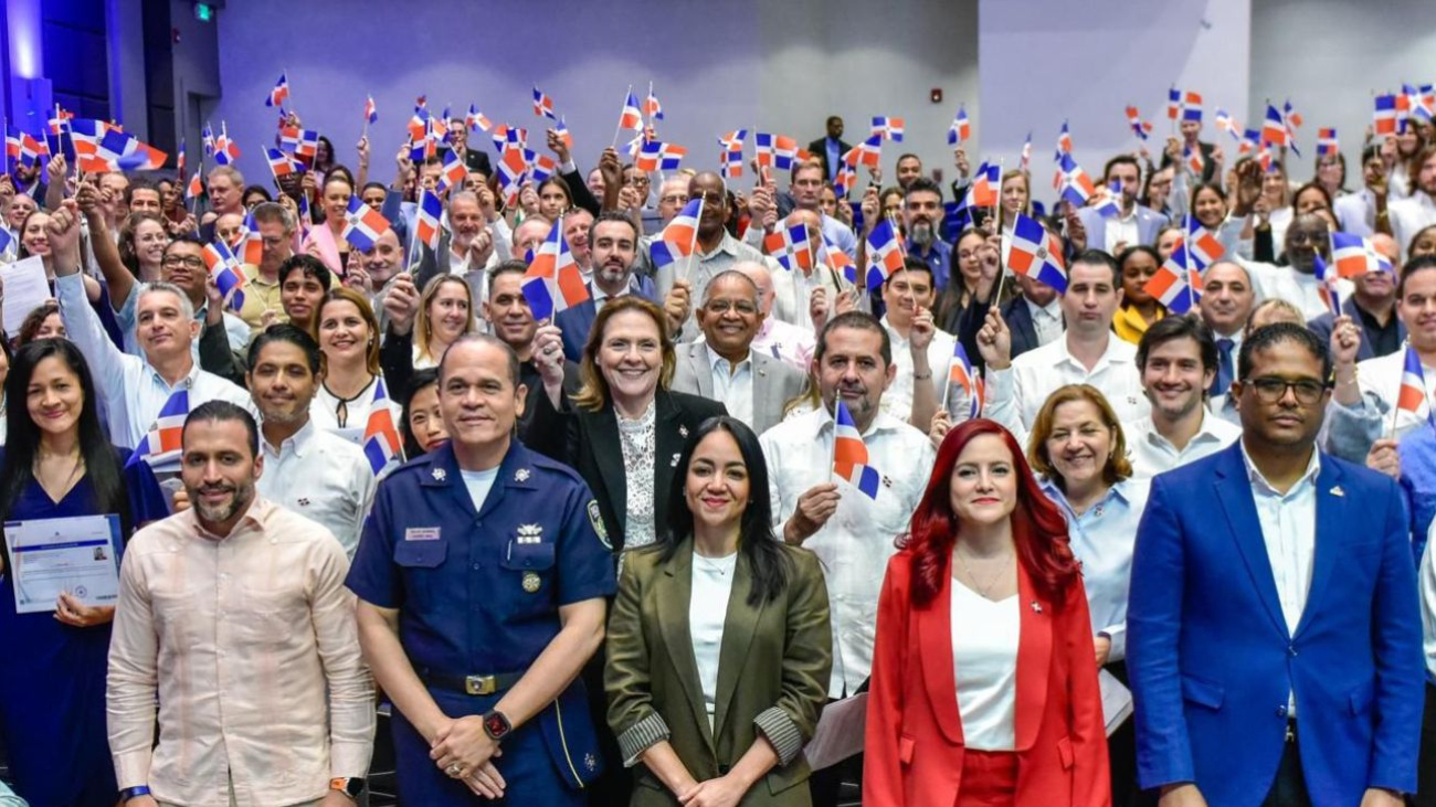 149 foreign nationals officially become Dominican citizens