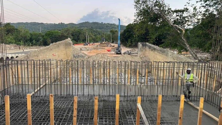 Temporary Camú River passage reconnects Santiago and Puerto Plata amid bridge reconstruction