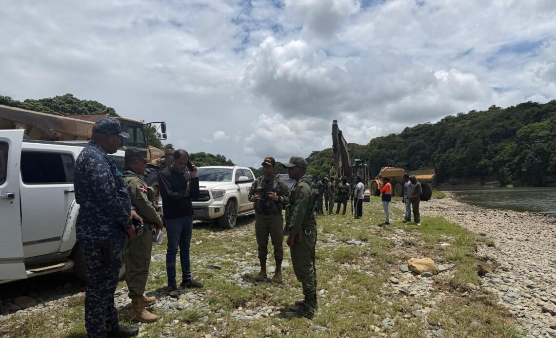 Environment Ministry denies illegal extraction on Haina River, cites restoration project