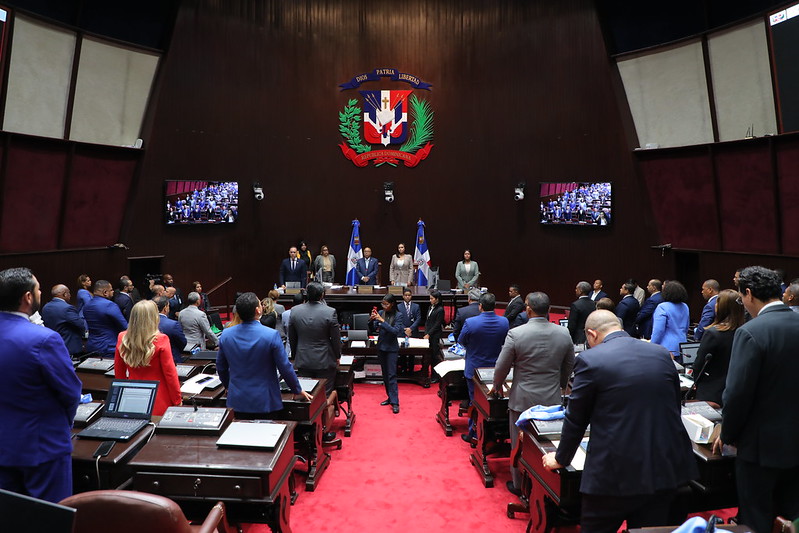 Labor reform bill approved with new rules on leave and contract suspensions