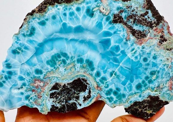 Energy Ministry: Larimar exports won’t reduce supply for Dominican artisans