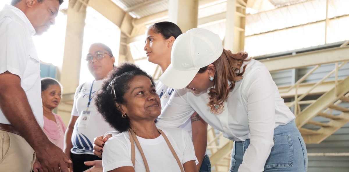 Aid: Supérate delivers Emergency Bonus to 1,766 families