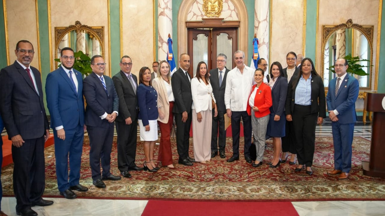Abinader swears in new committee to strengthen mental health care in prisons