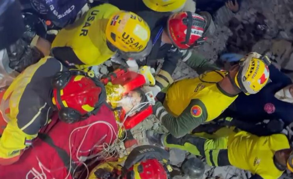 Dominican rescuers pull child alive from Venezuela rubble after five days