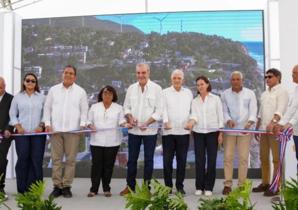 Abinader inaugurates new highway to strengthen tourism in the South