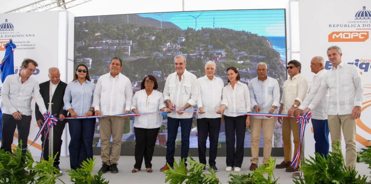 Abinader inaugurates new highway to strengthen tourism in the South