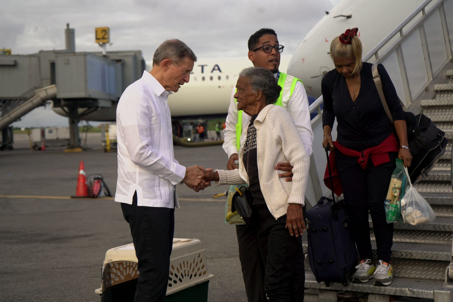 La República Dominicana repatria a 65 personas desde Venezuela tras los terremotos.