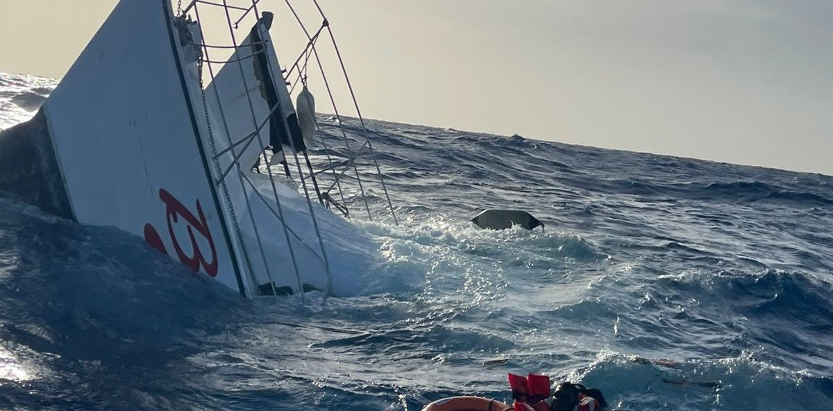 Dominican Navy rescues two foreigners from sinking vessel in Atlantic Ocean