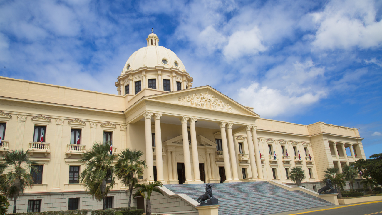Abinader enacts Law 30-26, officializing Dominican Republic’s anti-crisis plan