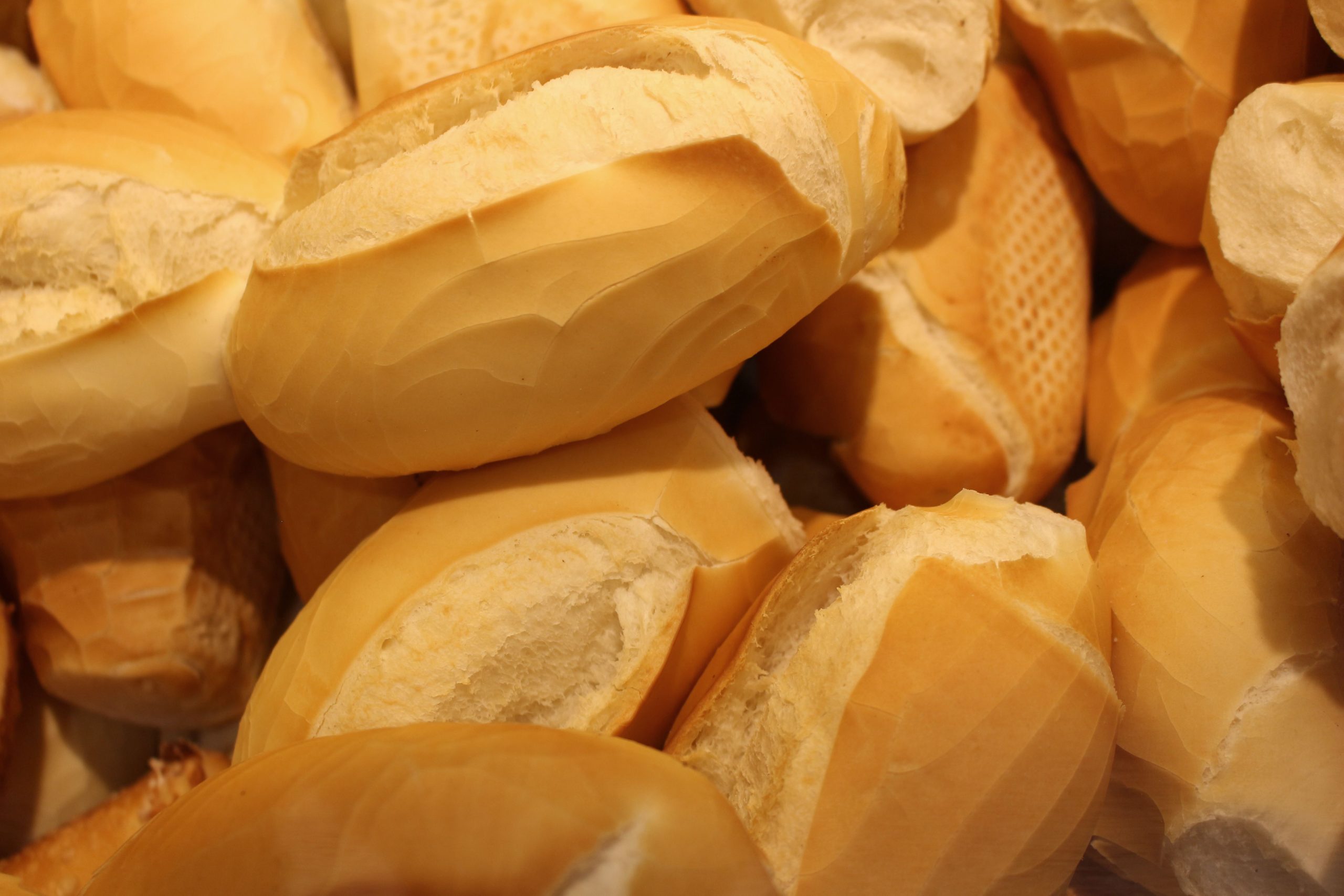 Abinader guarantees support for flour industry to help stabilize bread costs