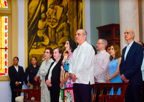 President Abinader celebrates 59th birthday with private Mass at National Palace