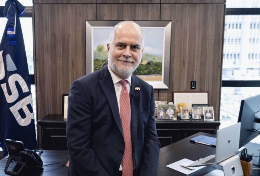 Alejandro Fernández to conclude six-year tenure as Superintendent of Banks