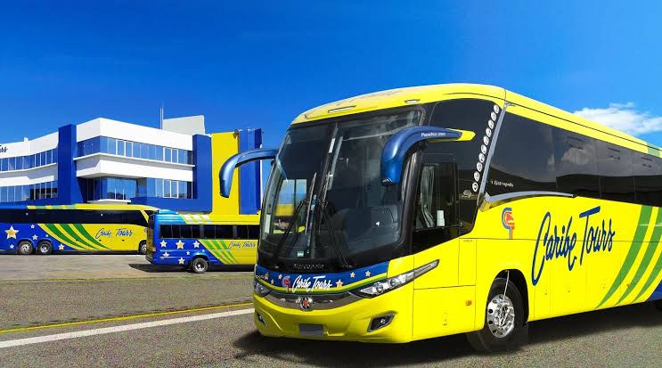 Nine injured after Caribe Tours bus catches fire near Jarabacoa
