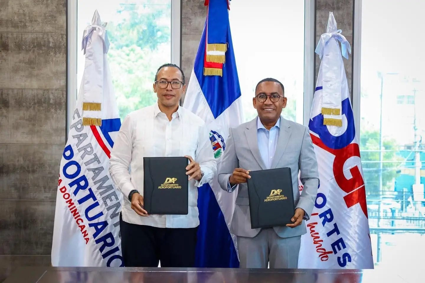 Dominicans will be able to renew passports at five airports under new agreement