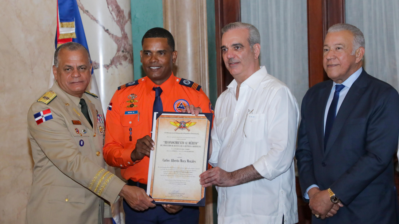 Venezuela awards Dominican Republic highest humanitarian honor for earthquake relief