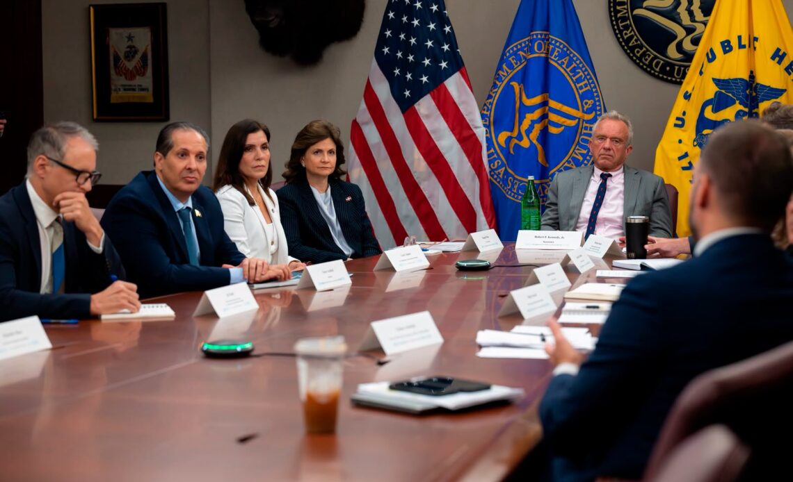 Vice President Raquel Peña meets Robert F. Kennedy Jr. to expand cooperation on public health