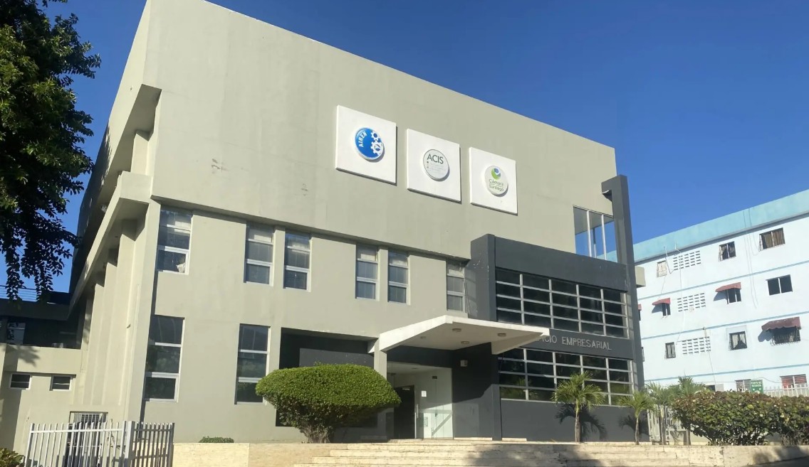 Santiago Chamber forges partnership to promote trade with the United Arab Emirates