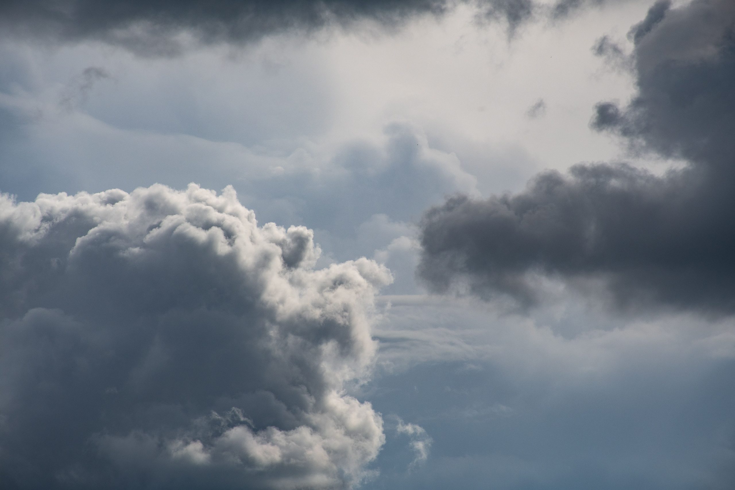 Indomet forecasts downpours and thunderstorms through Saturday