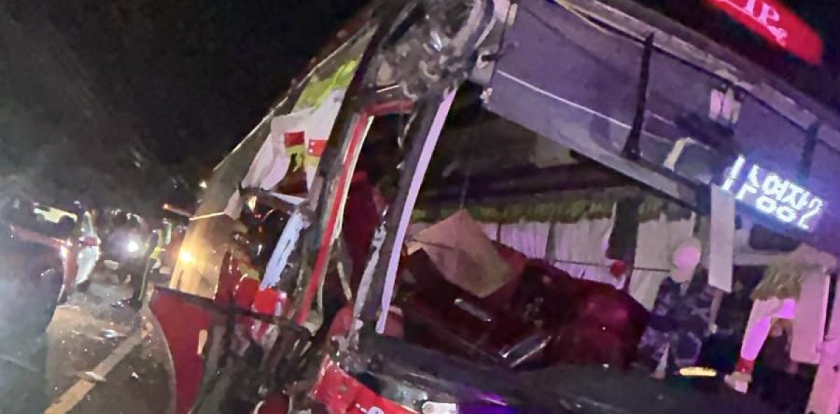 Tragedy Accident between a bus “full of people” and a garbage truck leaves a fatal outcome in Punta Cana