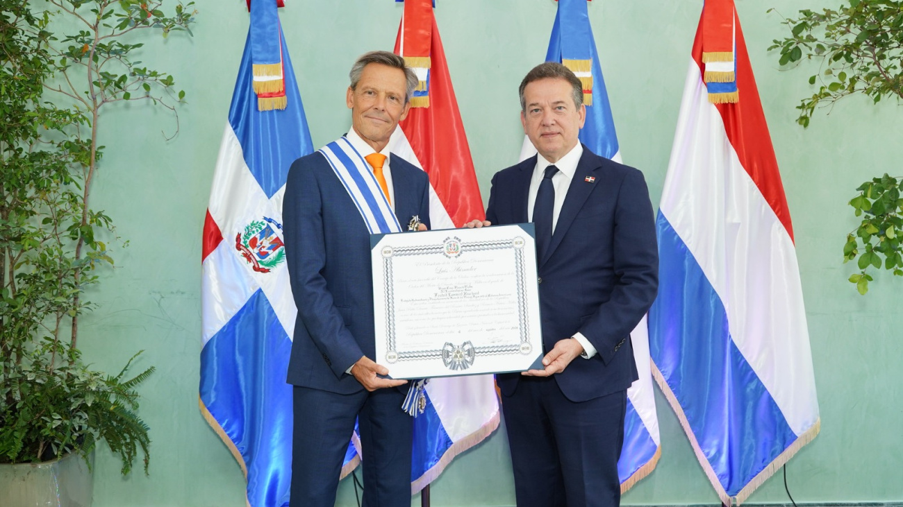 Dutch Ambassador Fredrik Lammert Keurhorst receives Dominican Republic’s Order of Merit
