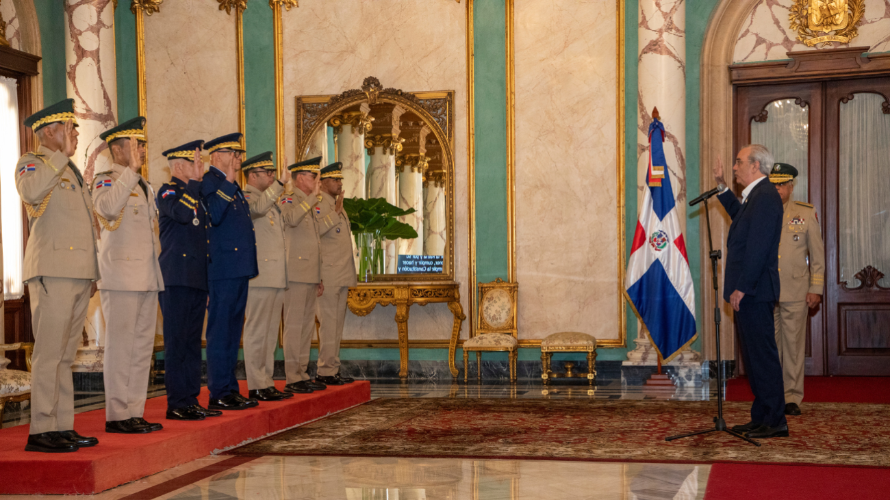 Abinader swears in new Army, Air Force and Police chiefs