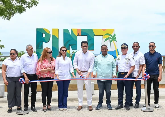 Tourism Ministry inaugurates new photo stop at Punta Rucia Beach