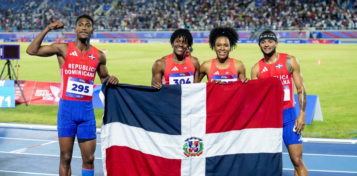 Dominican Republic wins mixed 4×400 relay gold with record-breaking performance