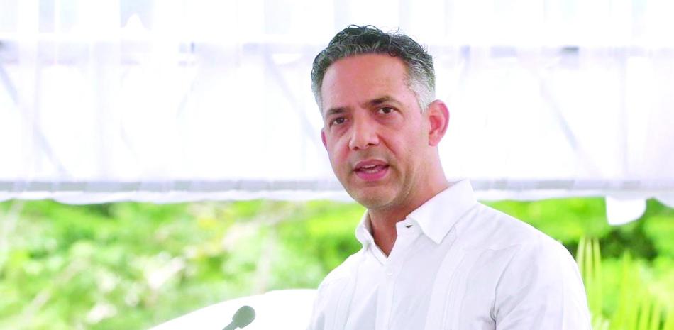 Sergio Carlo files complaint with Environment Ministry over Macao Beach access